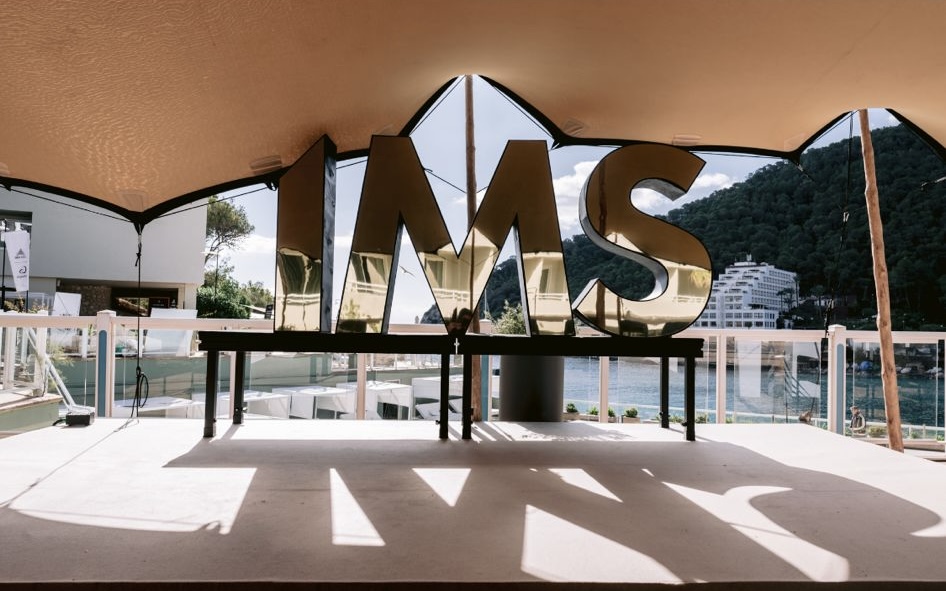 nelly loriaux tweet media