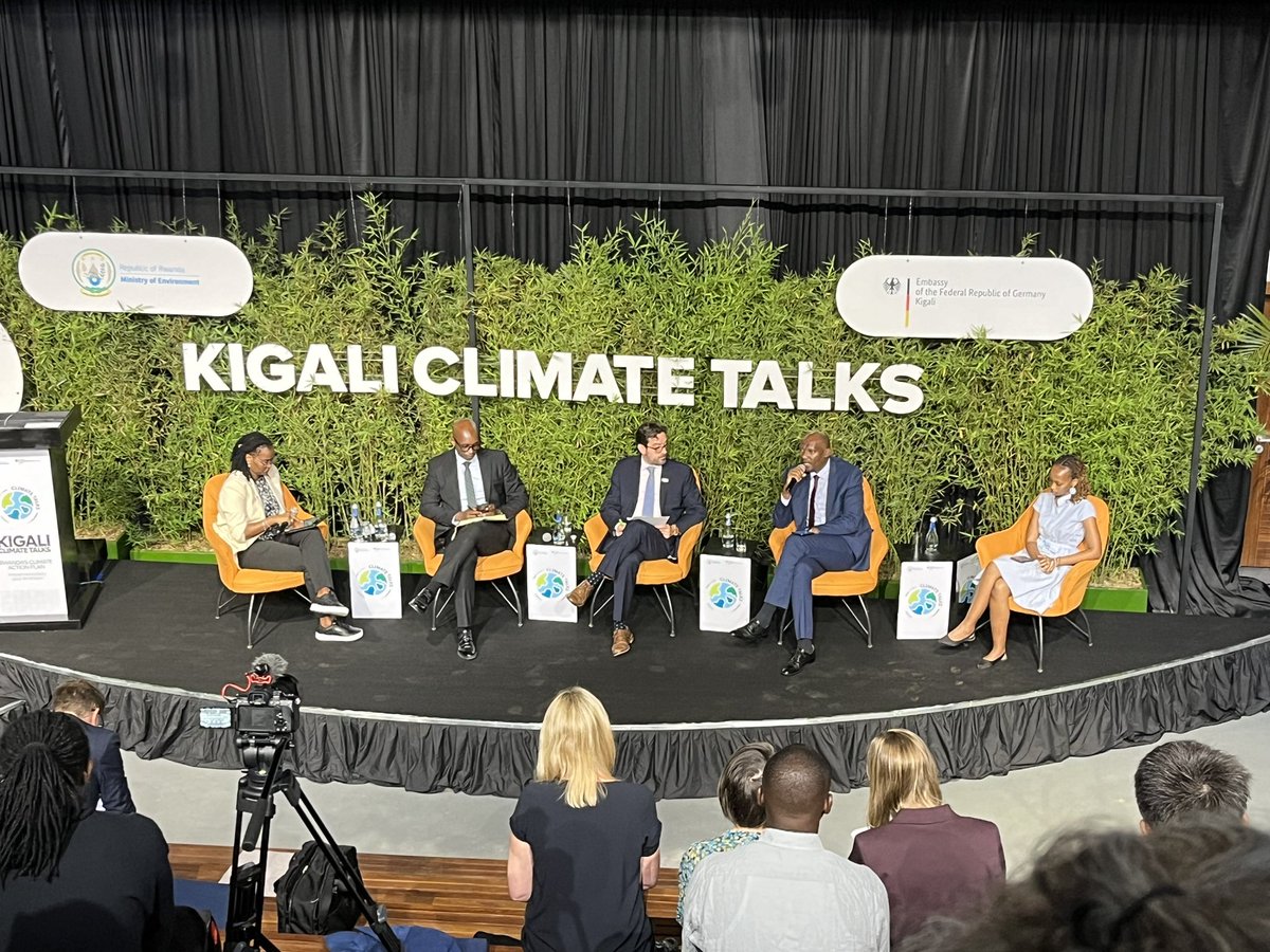 Insightful discussions this morning at the #KigaliClimateTalks brilliantly moderated by @GGGI_Rwanda’s own Adaptation & Green Cities Lead @LMupende. Kudos to @EnvironmentRw @GermanyinRwanda for a great maiden session & creating this platform. Looking forward to future sessions.