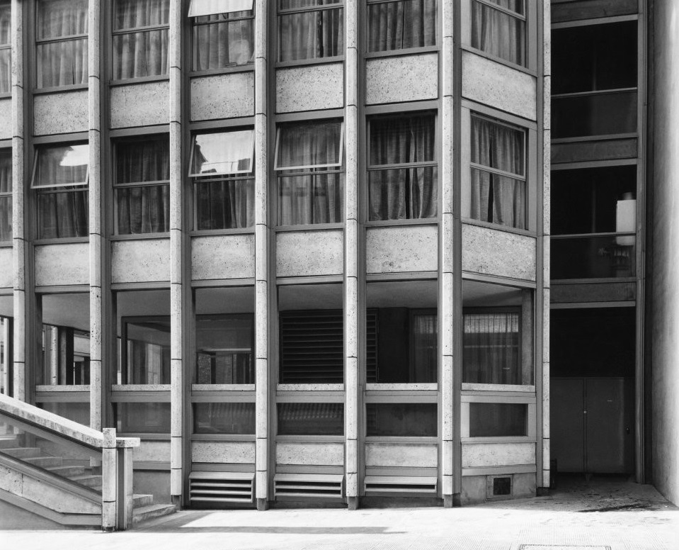 Residential Block, Economist Building, St James’s Street 1964 Alison & Peter Smithson bit.ly/4aPAQwm