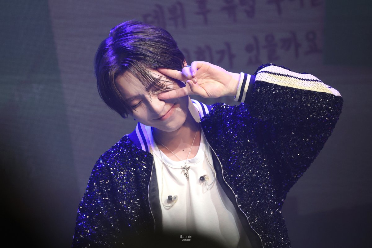 020509com's tweet photo. 2024, 𝙝𝙖𝙥𝙥𝙮 𝙗𝙞𝙧𝙩𝙝𝙙𝙖𝙮 𝙧𝙞𝙫𝙧

𝐖𝐎𝐑𝐋𝐃 𝐎𝐅 𝐑𝐈𝐕𝐑  

𐬹 ۫ ۪ ᩍ  . ݁₊  ⊹     ♱ ࿐ 𓈊 
⊹.˚    𐔌♫ྀི𓈒 ݁⋆  

#강수의_세상 #HAPPYRIVRDAY
#리버 #노매드 #RIVR #NOMAD https://t.co/5JT7YSr0RW