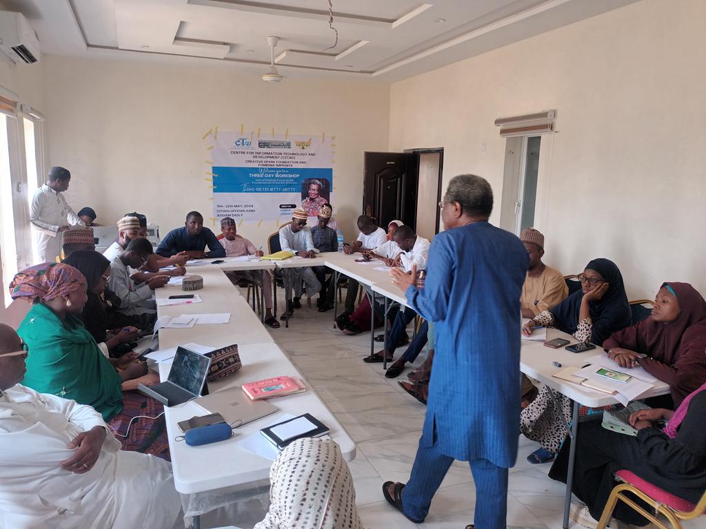 Our founder & CITAD's ED, @YZYau giving a Welcome Remarks at a Three-Day Workshop with a Practical Focus on the Fundamentals of the Art of Poetry organized by @ICTAdvocates, @Fom_Imprints & Creative Spark Foundation as part of their effort to promote art & literature. @macfound