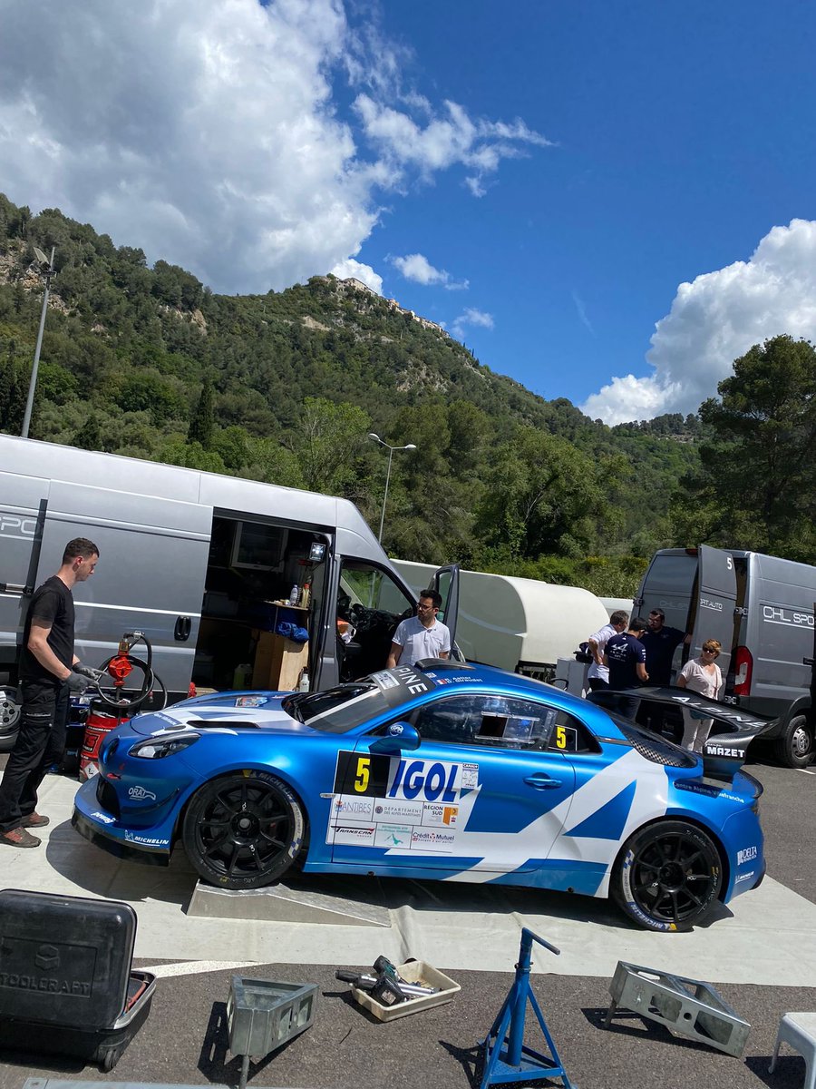 La nouvelle Alpine A110 GT+ a l’assistance ! Magnifique ! 

#Rallye #RallyeAntibes #Antibes #Alpine #AlpineA110 #CFR