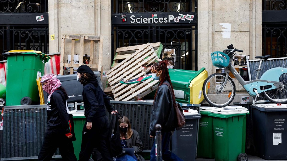 Top 4 University Barricades for Palestine (competition remains open) 1. UCLA 2. University of Amsterdam 3. Portland State University 4. Sciences Po Paris (extra points for using e-bikes)