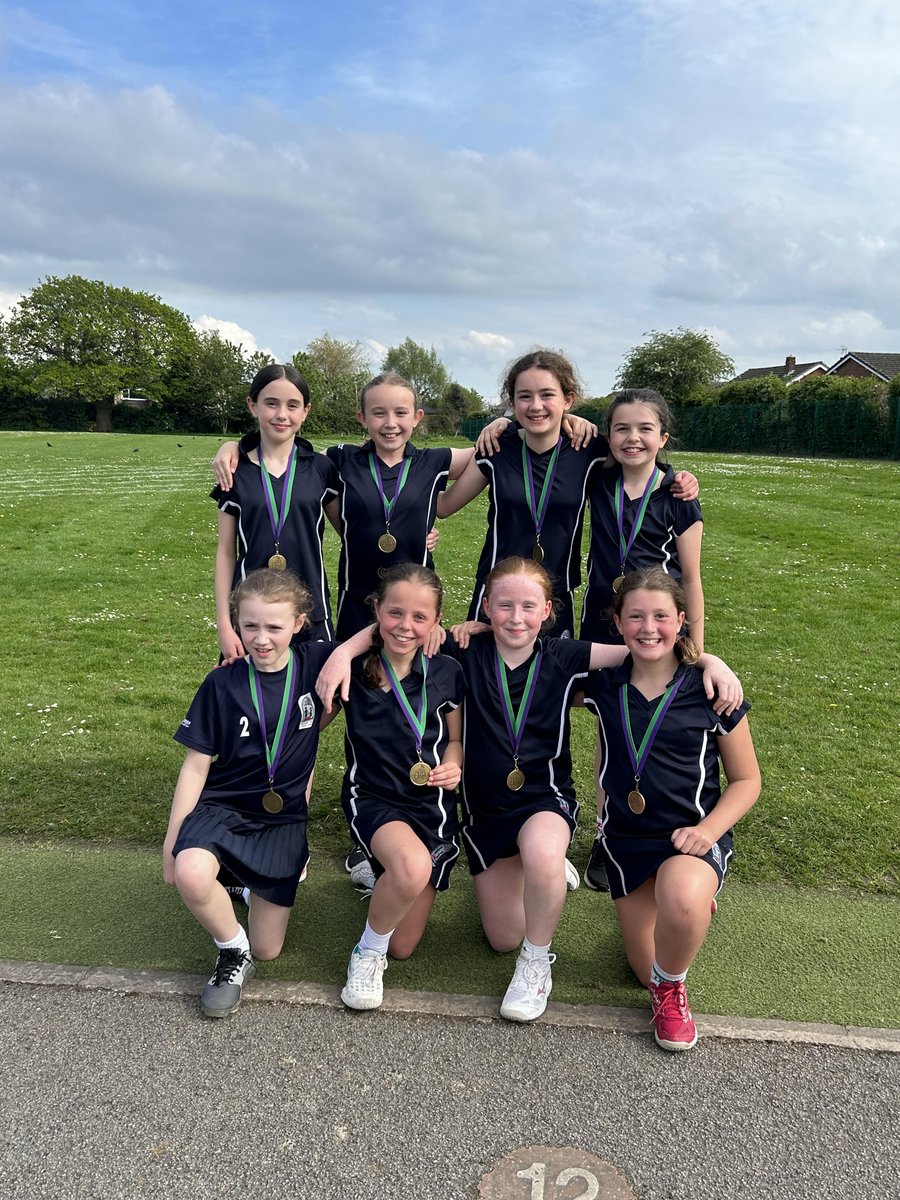 y3hvcs's tweet image. Incredibly proud of these girls! Please read to learn about their latest achievement @y6hvcs  🌟