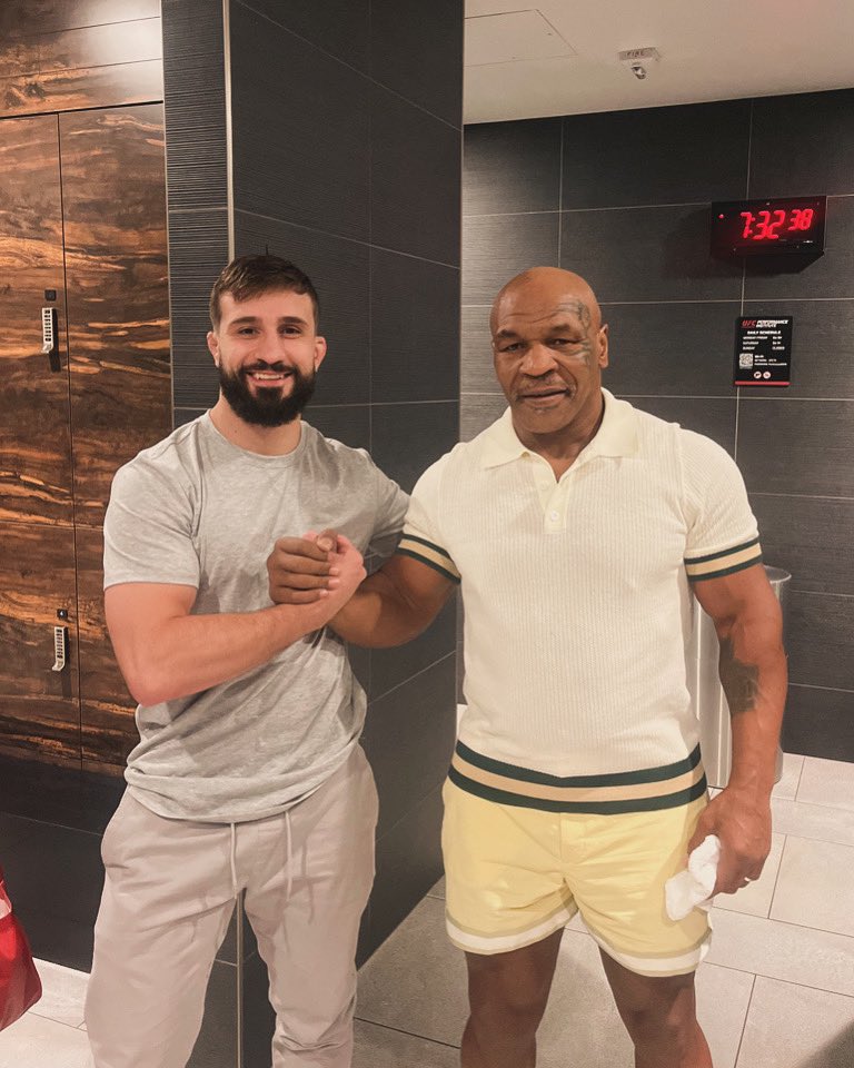 Nazim Sadıqov 🫱🏻‍🫲🏼 Mike Tyson