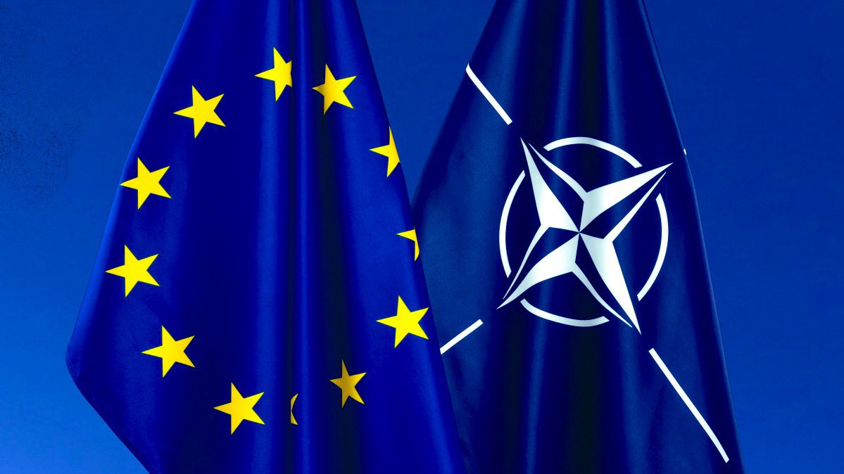 Happy #EuropeDay! 🇪🇺 #EU is a unique and essential partner for @NATO, working side by side in key areas of common interest, such as promoting the role of women in #peace and #security and implementing the #WPS agenda. #StrongerTogether