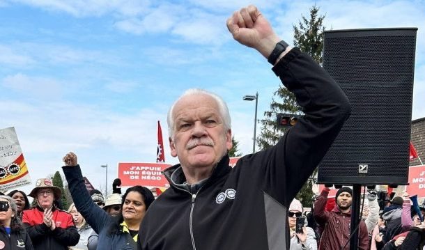 Federal union execs protest @TBS_Canada order that teleworking employees return to jobsites at least 3-days a week.
“Workers feel betrayed.” 
— Chris Aylward @psac_afpc 
blacklocks.ca/uproar-over-te… #cdnpoli