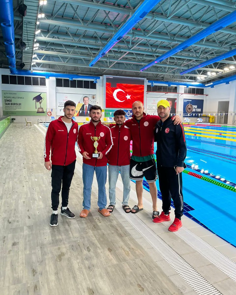 📍 Konya ilinde düzenlenen KYGM (Kredi Yurtlar Genel Müdürlüğü) Yüzme Türkiye Şampiyonasında Kırşehir Erkekler Yüzme takımı Türkiye 3.sü olmuştur. Takımımızı tebrik eder, başarılarının devamını dileriz @gencliksporbak @oa_bak