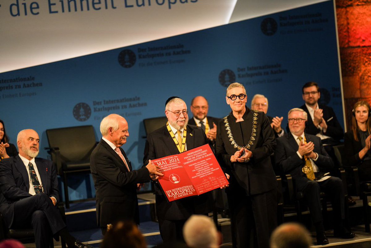 Congratulations to Chief Rabbi Pinchas Goldschmidt and the Jewish people in Europe for being awarded the International Charlemagne Prize of Aachen 2024. #karlspreis2024