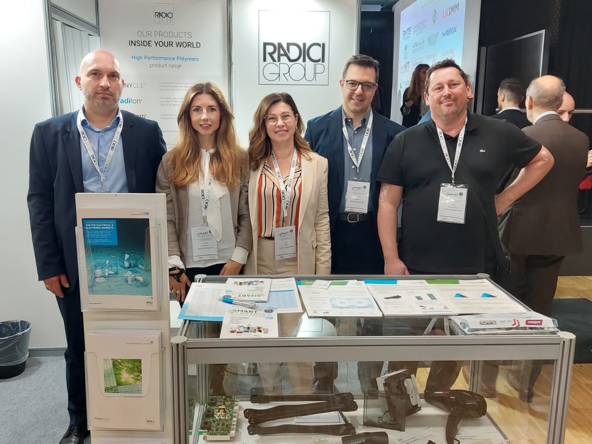 RadiciGroup's tweet image. Questa mattina Chiara Devasini, Global Marketing Focal Team Leader - Appliances ha presentato le soluzioni innovative di #RadiciGroup per il settore degli elettrodomestici in occasione dell&apos;evento SMART PLASTICS &apos;Tecnopolimeri a convegno&apos;.
#SmartPlastics #SmartPlastics2024