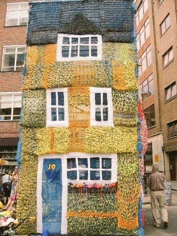 The knitted house, 2006 made for the London Architecture Biennale by the group Knitting Site- women who knitted the outside walls out of garbage bags, old plastic bags, and rope.  #womensart