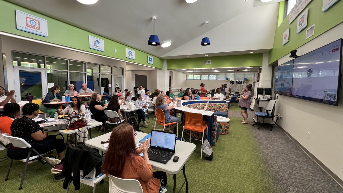 GeUP hosted our teachers for Teacher Appreciation Month! Thank you to our Ruby Tuesdays, our parent volunteers/donations, and corporate donations for helping to make our teachers feel special!