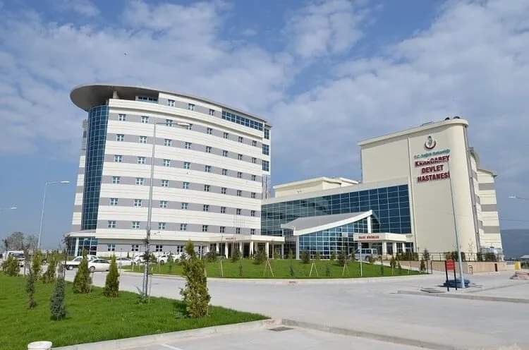 İl Sağlık Müdürümüz Dr. Orkun Yıldırım, Karacabey Devlet Hastanesi ve Mustafakemalpaşa Devlet Hastanesi’ni ziyaret etti. İlçe Sağlık Müdürleri, hastane başhekimlerinin de hazır bulunduğu ziyarette, yürütülen çalışmalar yerinde incelendi.