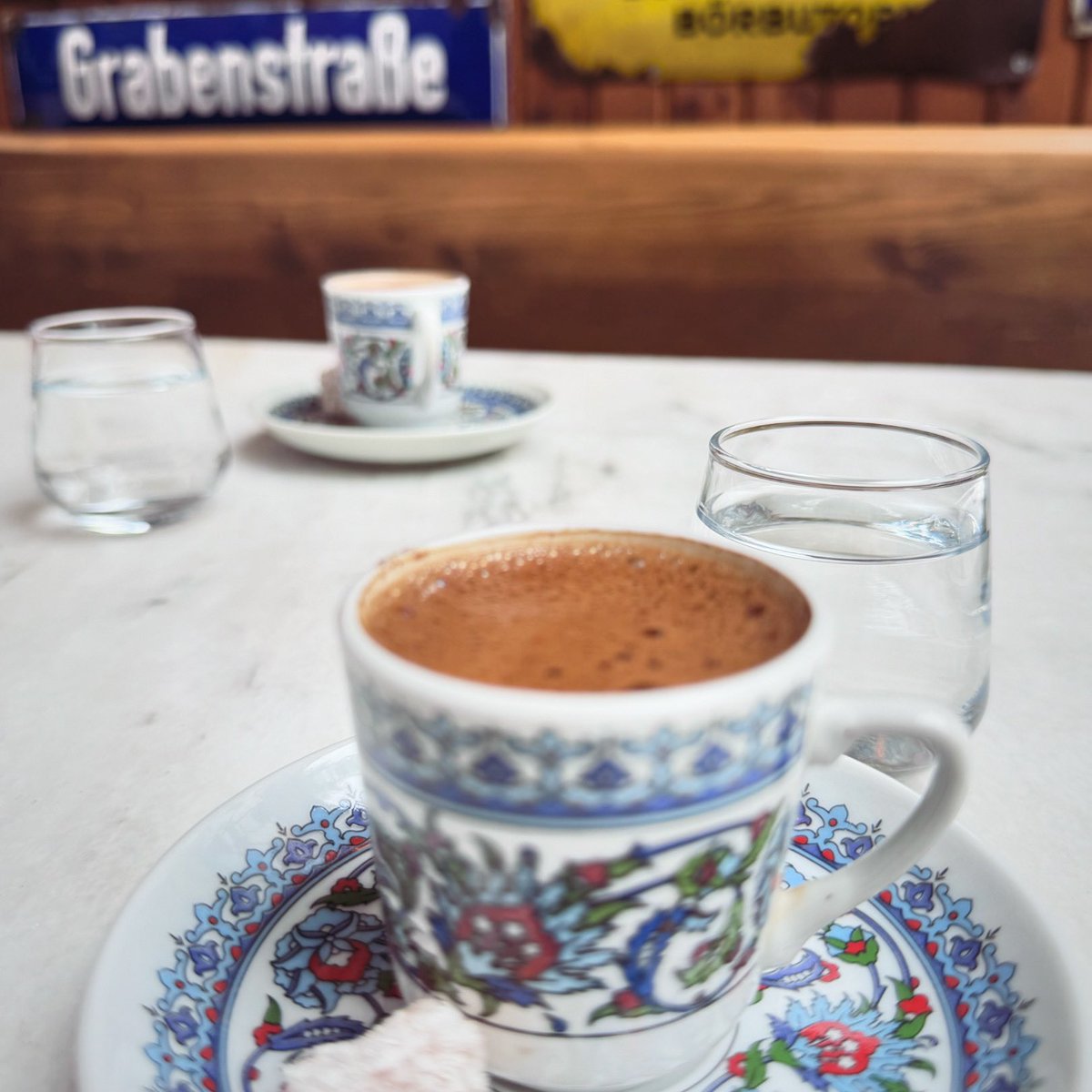 Ferah kahvelerimiz olsun ☕️ ☕️ 🍫 #kahve #turkishcoffee #türkkahvesi #coffee