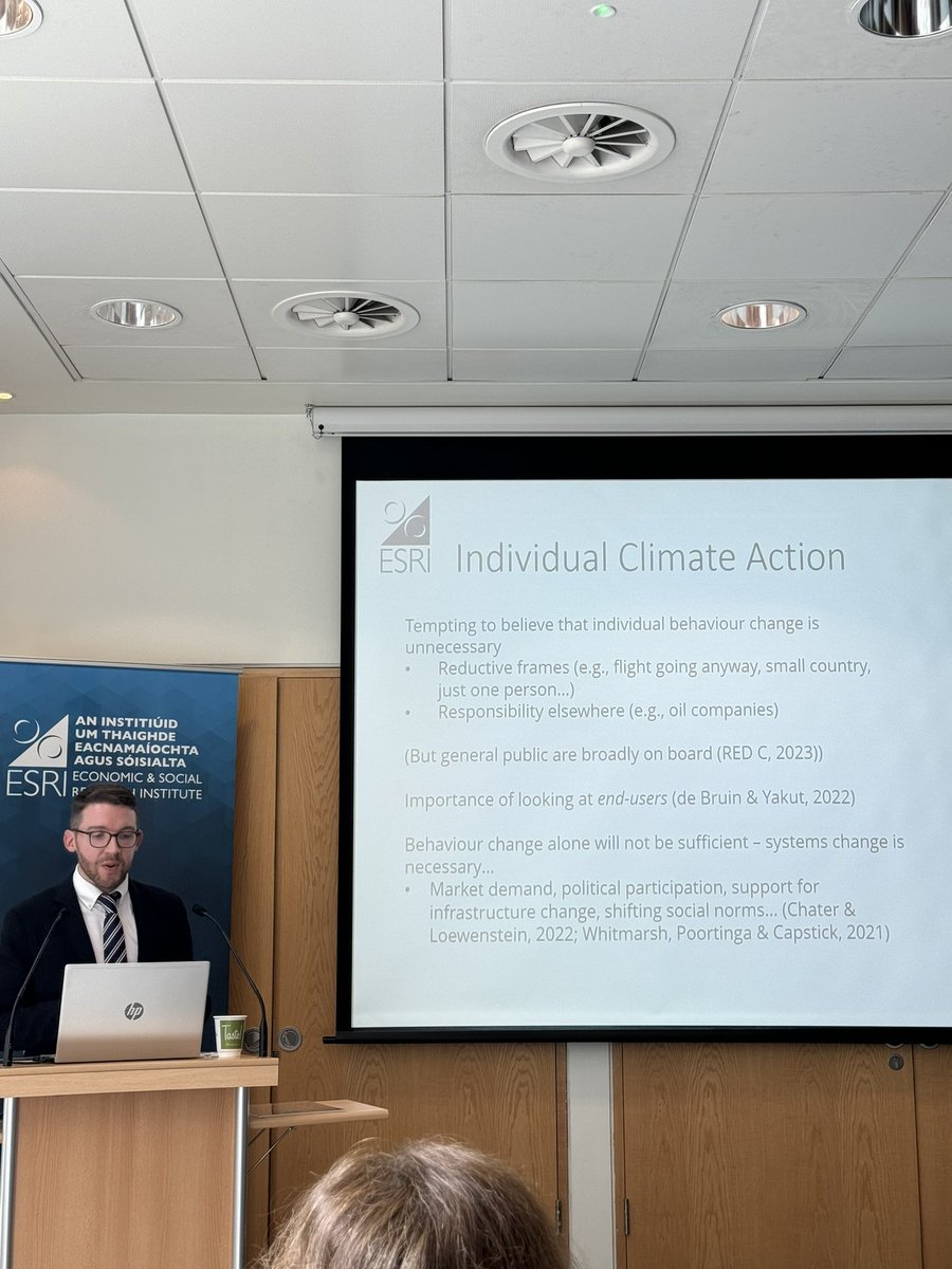 @EimearCotter Dr Shane Timmons presenting on the findings of new @ESRIDublin research on What is preventing individual climate action? esri.ie/publications/w… #ClimateActionNow #behaviourchange