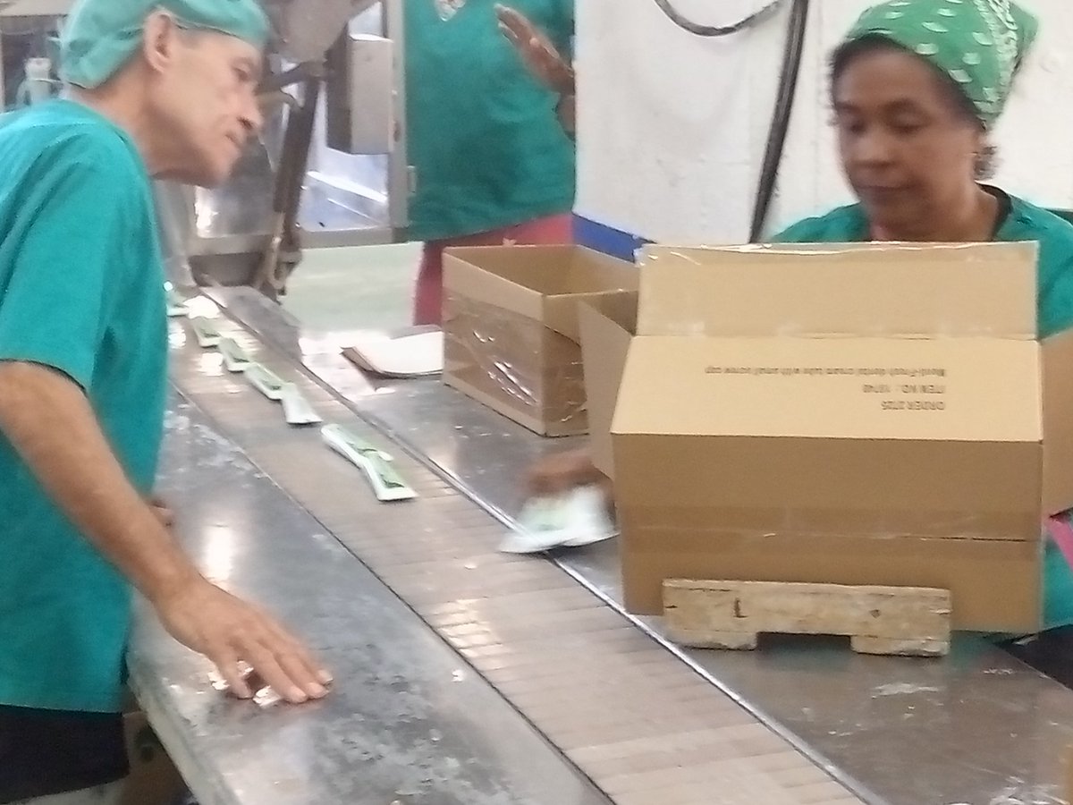 Hoy desde la UEB Crema Dental de la Empresa Suchel, en la Habana, dónde el espíritu de su trabajo hacen que florezca la creatividad, el amor y dedicación al trabajo , su compromiso con el pueblos. #FidelPorSiempre #CubaEsAmor #CubaViveYTrabaja