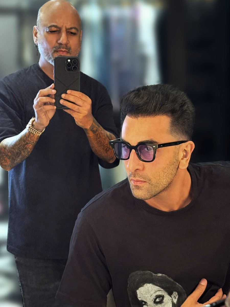 R A N B I R   K A P O O R 🔥❤️💇‍♂️
#ranbirkapoor 

📸 : @aalimhakim 

#ranbirkapoor #rk #ranbirkapoorshairstyle #ranbirkapoorsnewhaircut #aalimhakim #hakimsaalim