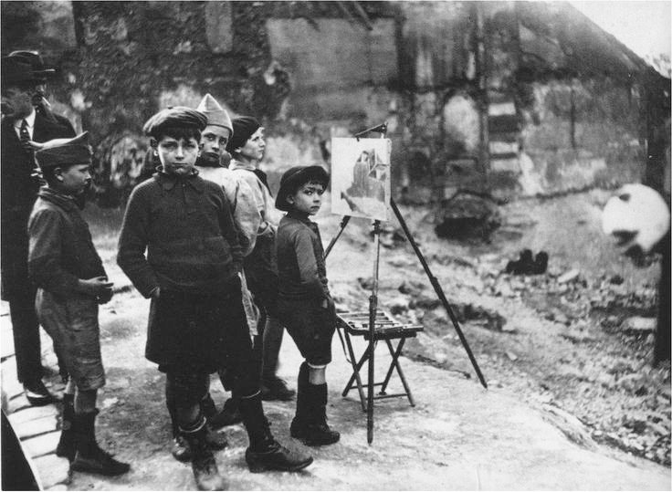 Anonyme. Poulbots de Montmartre c.1925. Paris