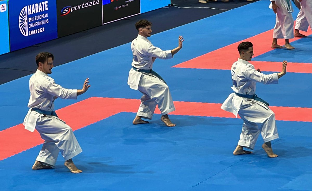 🥋 Los equipos masculino y femenino de kata, ¡clasificados para la final del Europeo de karate de Zadar! Se enfrentarán por el oro continental a Turquía e Italia, respectivamente. ¡Vamos, #TeamEspaña🇪🇸! 📸 @RFEKarate