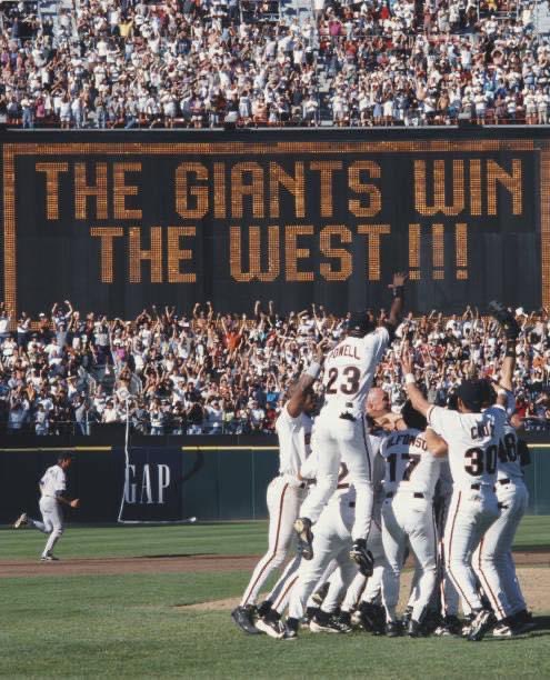 Vintage Photo of the Day: @MLB 

1997: The @SFGiants celebrate after winning the NL West. #SFGiants #SanFrancisco #MLB #Baseball #BFOA