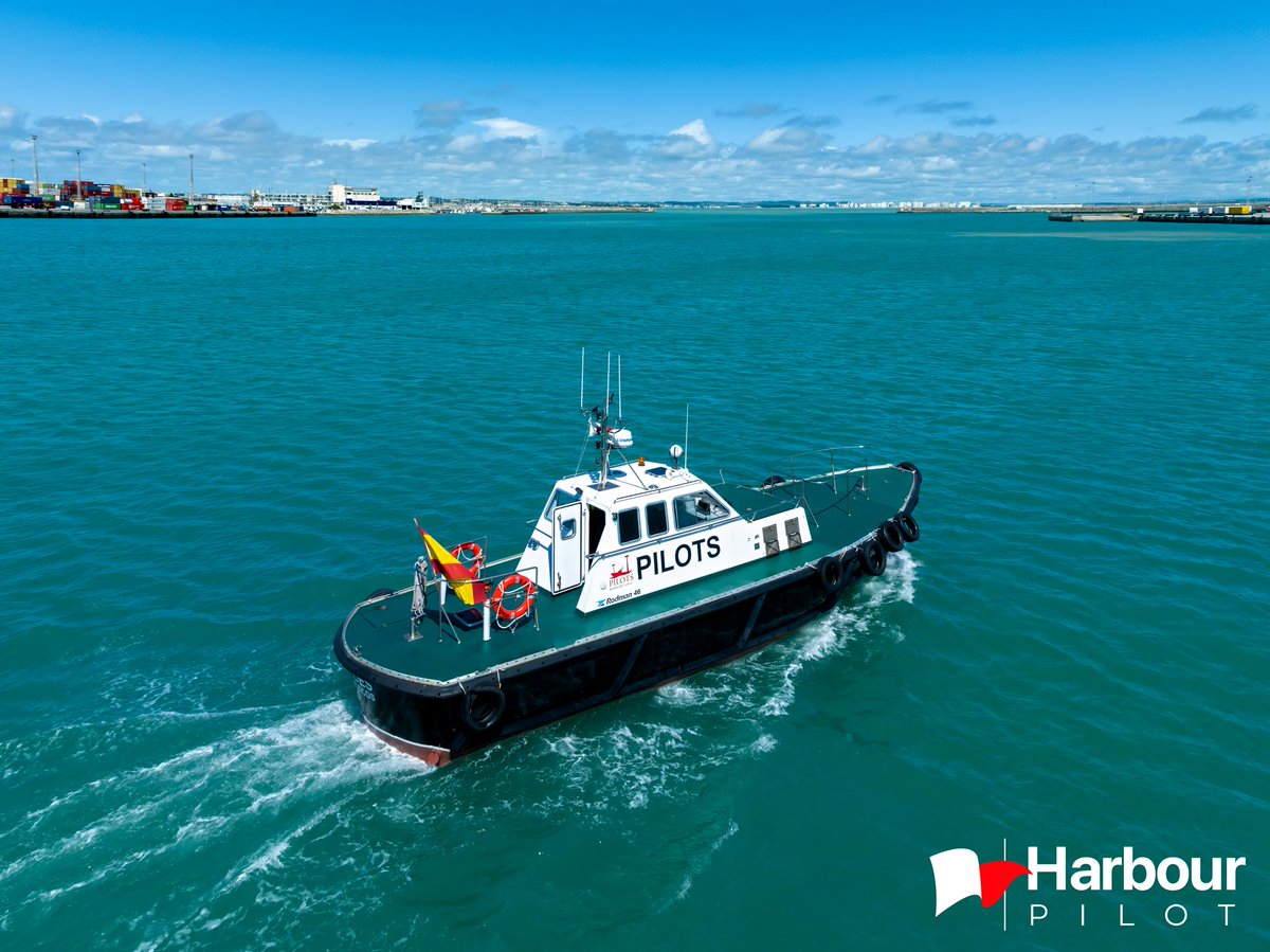 Gades pilot boat underway service, Cadiz port. harbourpilot.es/wp-content/upl… #Pilot #practicosdepuerto #EMPA #Cadiz