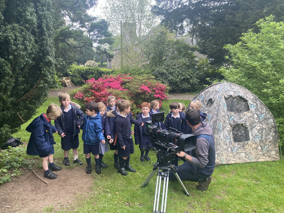 📹Ever wondered what it is like to be a wildlife videographer? Ask Reception if you want to know more. Today they were kindly visited by Mr McCrae who spoke to them all about the animals he has filmed. They went in the hide, had a look at his camera & asked lots of qus! #ambition