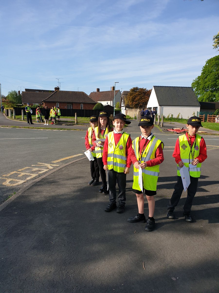 The #minipolice were out early this morning at #bishopscleeveprimary doing a positive parking exercise at the start of the school day.
All the parents parked responsibly and no negative tickets given. well done team #glospolice #opcc