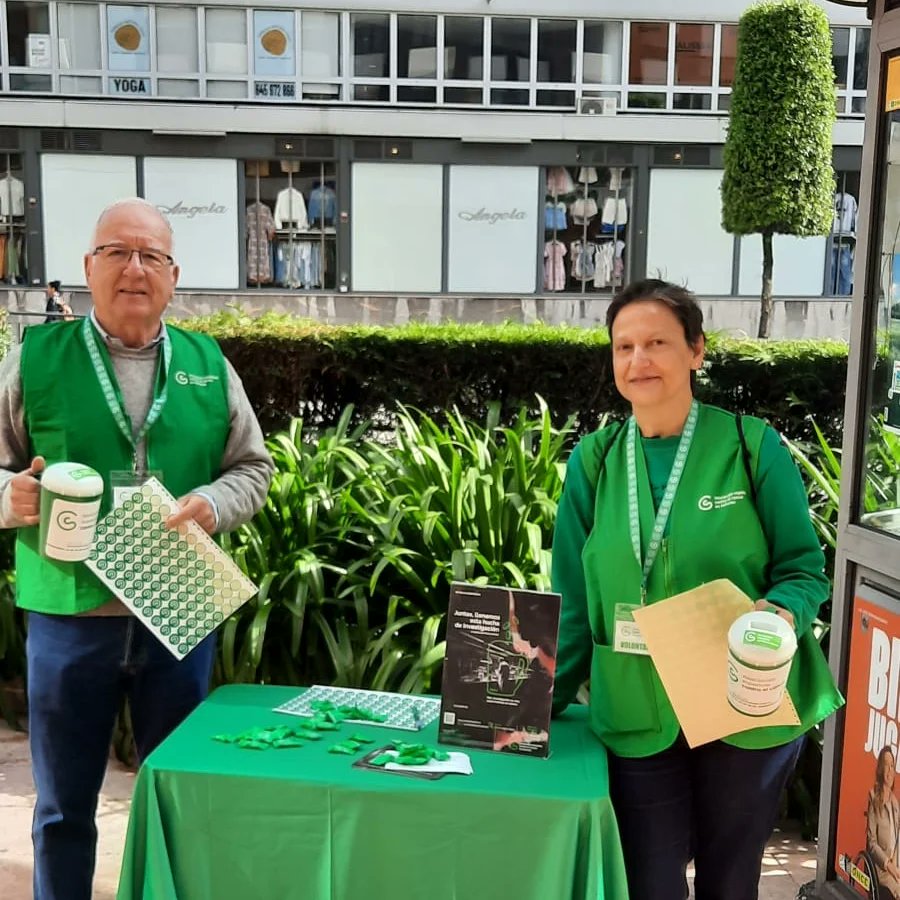 Mesas de Cuestación en Oviedo. Gracias a nuestr@s voluntari@s. 👏💚 #ContraElCáncerAsturias #Oviedo #CuestaciónAsturias