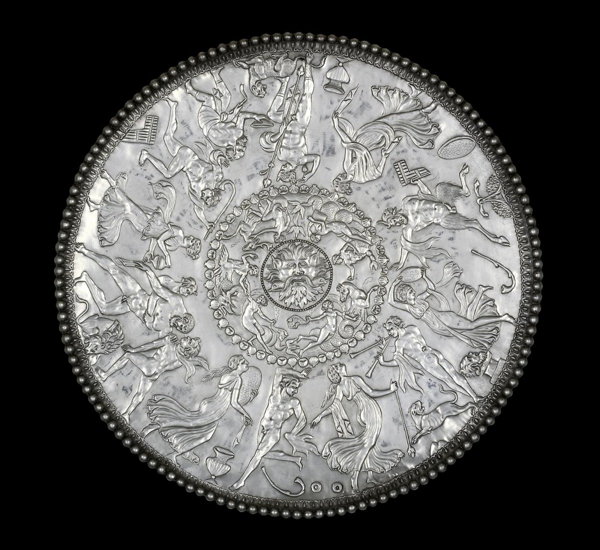 The Great Dish from the Mildenhall Treasure, a hoard of #Roman #silver tableware. 4th C, Suffolk. It features a celebration for #Bacchus with dancing, singing & drinking, Pan, satyrs, maenads. The centre shows Oceanus surrounded by mythical marine creatures. @britishmuseum