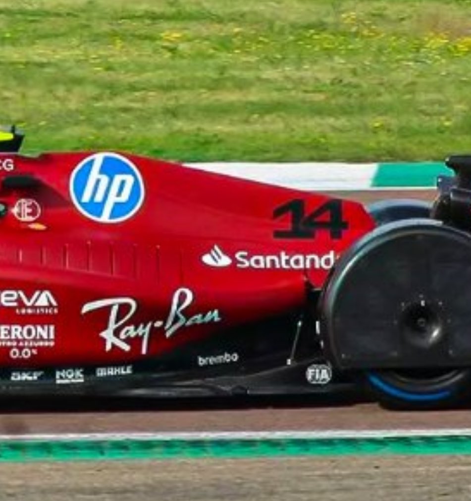 Ferrari andaba probando esta cosa que parece un CanAm moderno…con el número 14. 

Quien llevaba ese coche? 🤔
Quien puso ese número? 🤔