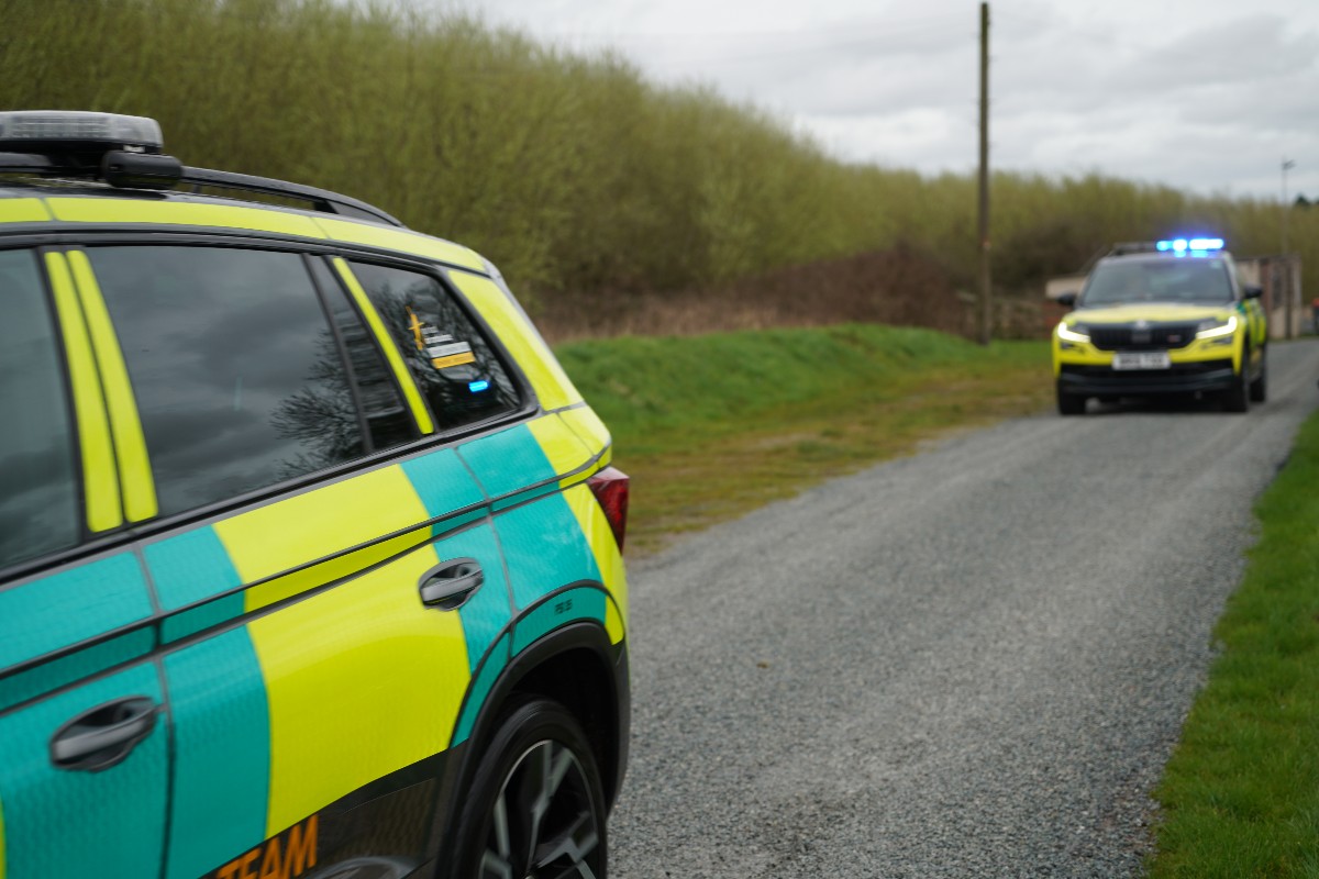 03.05.2024 #airambulance #nottinghamshire Medic54 were tasked to a cardiac arrest at 10:54 and were on scene at 11:19. The crew provided critical care before transporting them to the nearest hospital by land.