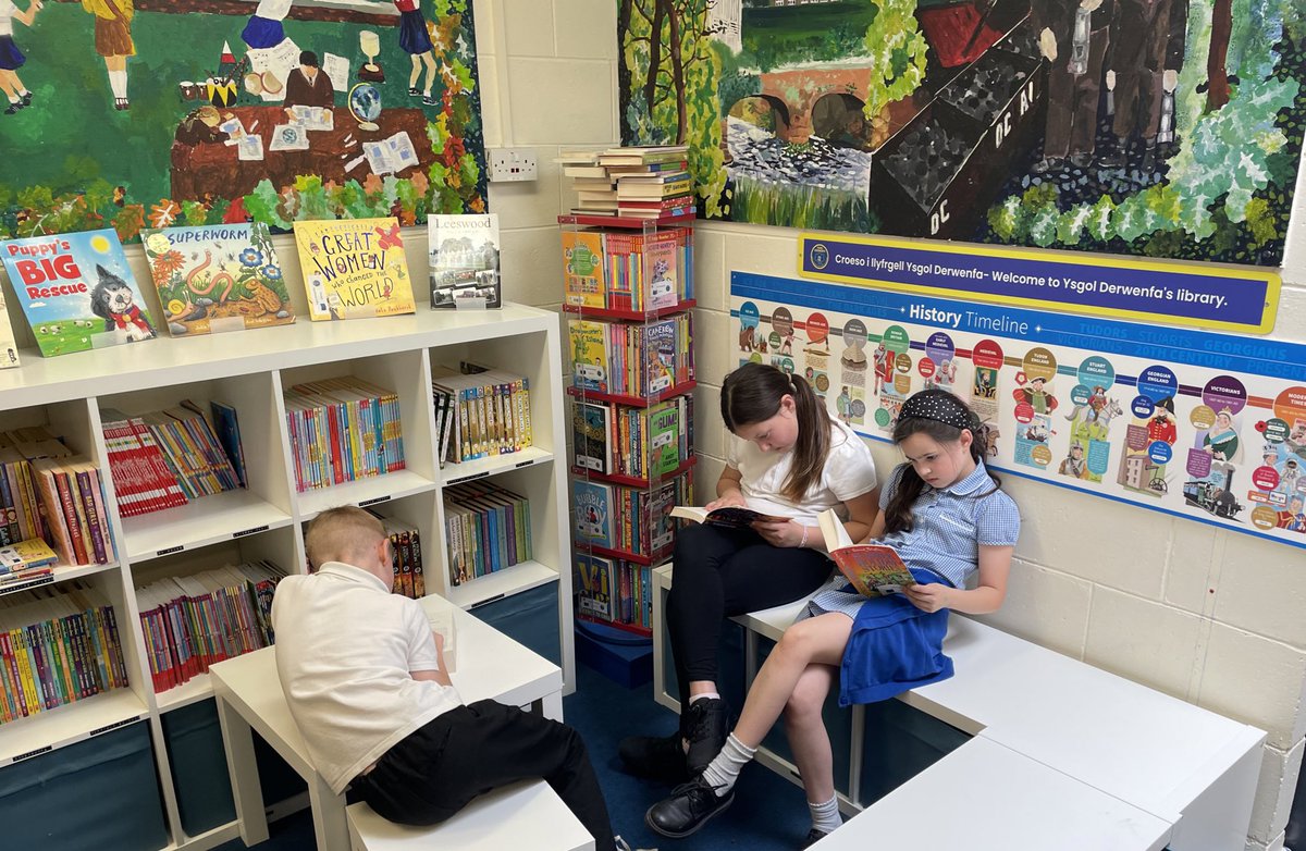 Some of pupils enjoying the Junior Library space! 

#loveofreading #readingforpleasure