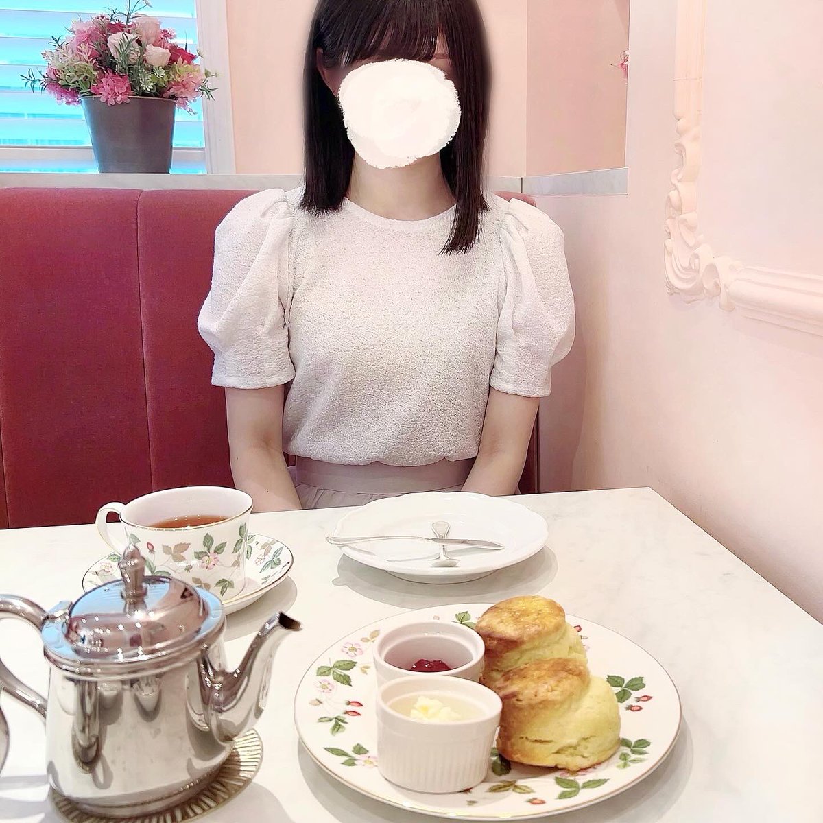 ◽︎浦和
tea room KANKO

スコパの帰りに寄りました🫖
ワイルドストロベリーの壁紙と食器が可愛いピンクの空間が素敵でした🍓

#茶好連
#kasumiのお茶会