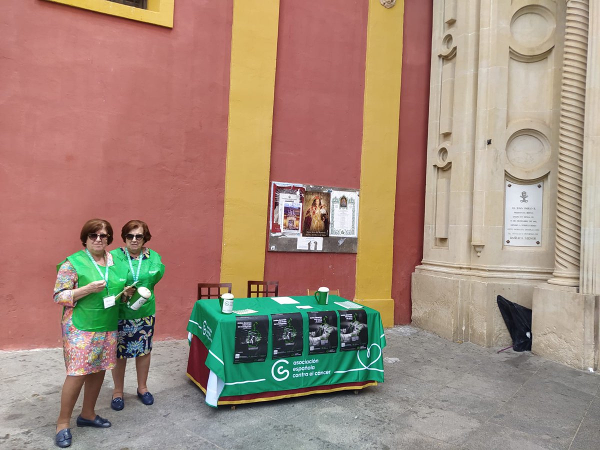 @ContraCancerEs @ContraCancerSEV @HdadGranPoder Mesa de Cuestacion en la Basílica del Gran Poder #todoscontraelcancer