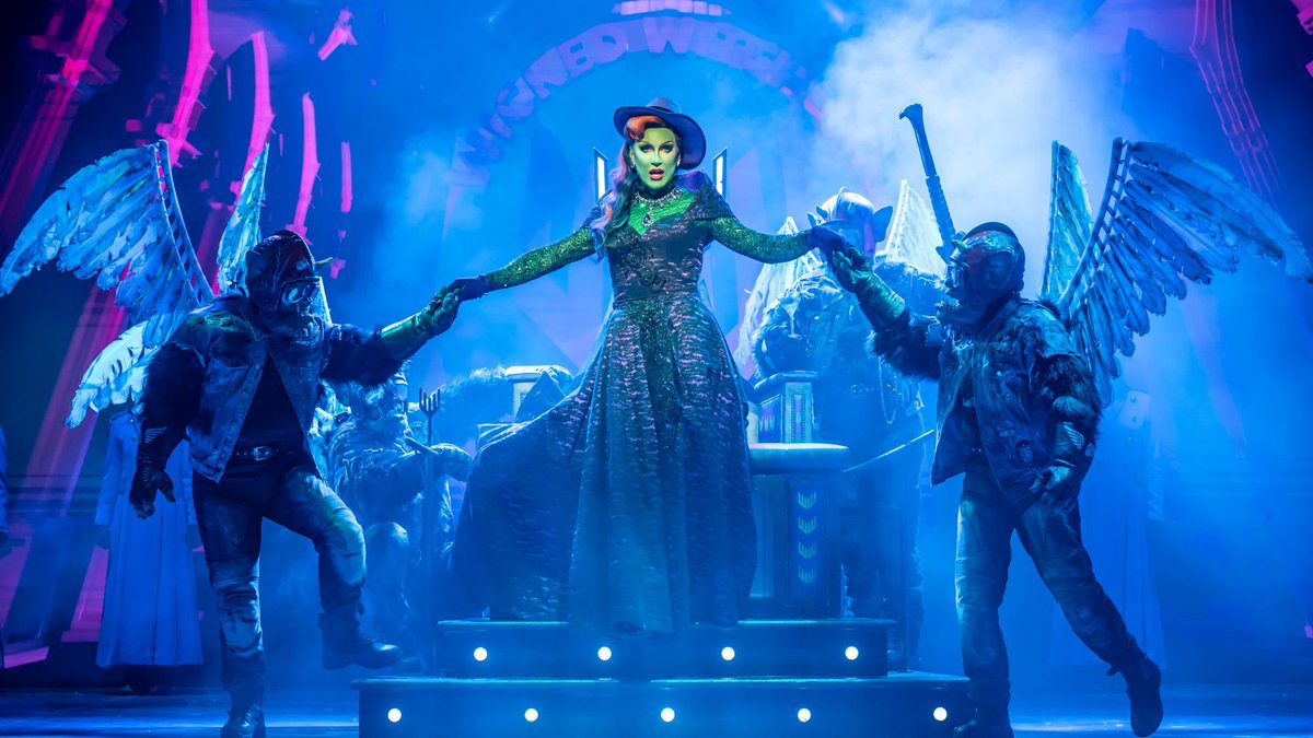 KS2 had a fantastic trip all the way to Woking to see the Wizard of Oz live on stage in preparation for our summer spectacular. Experiences like this are so important for our children and is an example of the enrichment experiences that Ofsted speak so highly of in our inspection