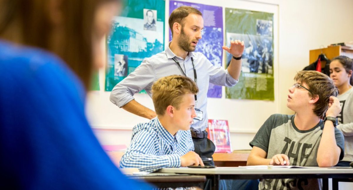 tefldotcom's tweet image. Explore the world of Summer TEFL with our latest blog post! Valuable tips & strategies for a successful teaching experience in the UK and overseas tefl.com/s/12412 #teflblog #tefljobs #teachingenglish #summerteach #summerschool #summercamp #tefl