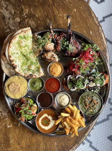 Browsing lunch options? We got you🙌
This weekday thali comes with generous portion of dishes from our a la carte menu, perfect for two people.

#tandoor #tandoori #indianfood #coventgarden #londonfood