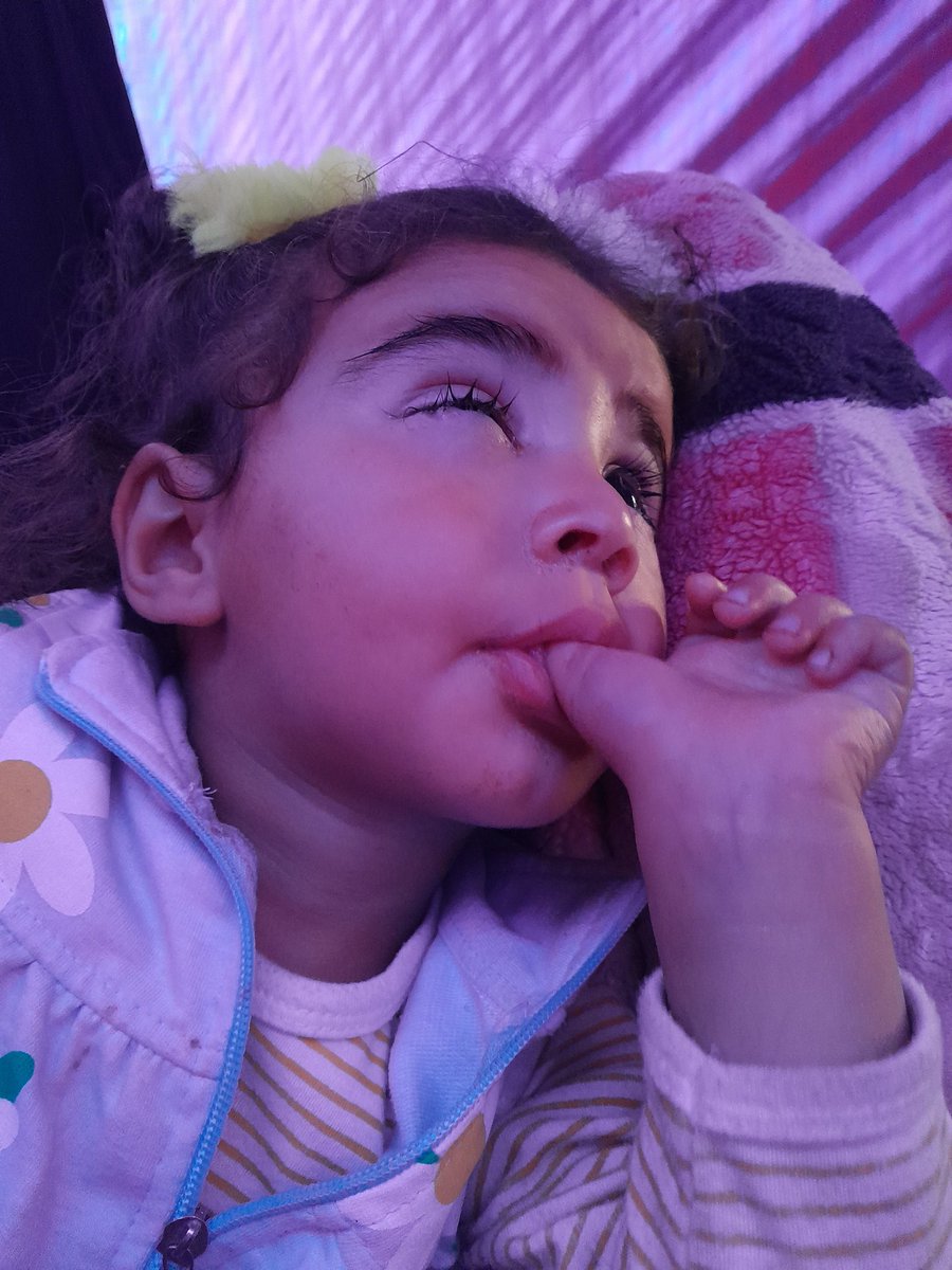 😭Dear friends,my daughter has been crying all day.She has an eye infection.I don't know how it happened. I hope someone can look at my little Maria,but doctors are so busy here.😢She is not feeling well.I just want to ease her pain.Nothing in#Gaza is easy.paypal.me/momusaharaz