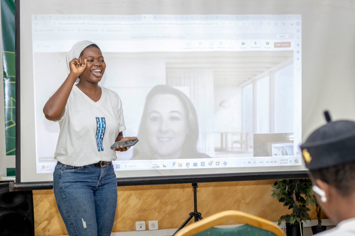 HadidjatouYaya's tweet image. This picture alone describes how we spent the last two days of the training workshop. 

I encourage you to contact with @EyramVictoire to know more about our 10 amazing women entrepreneurs in Togo 🤩 

#Tutudo
#PremièreEdition
