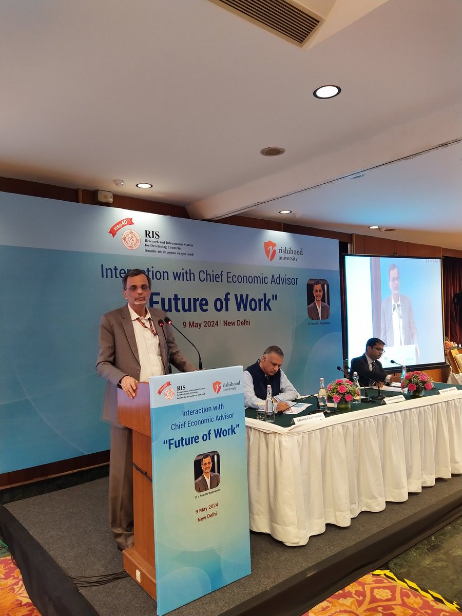 Interactive session on 'Future of Work' with Chief Economic Adviser, Dr V Anantha Nageswaran organised by @RIS_NewDelhi in partnership with @RishihoodUni @FinMinIndia @shobweet @Sachin_Chat #UniversityConnect