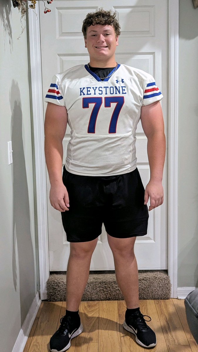 Blue and White game tonight at 6:30 at KEYSTONE. Spring measurements 6'4' 305lbs. #77 (3.6gpa) bench 350 front squat 480 clean and jerk 255lbs. @larryblustein @RPOrecruits @CSAPrepStar @PrepRedzoneFL @toby_lux @CSmithScout @EdOBrienCFB @simonds_riley9 @LeonSearcyJr1…