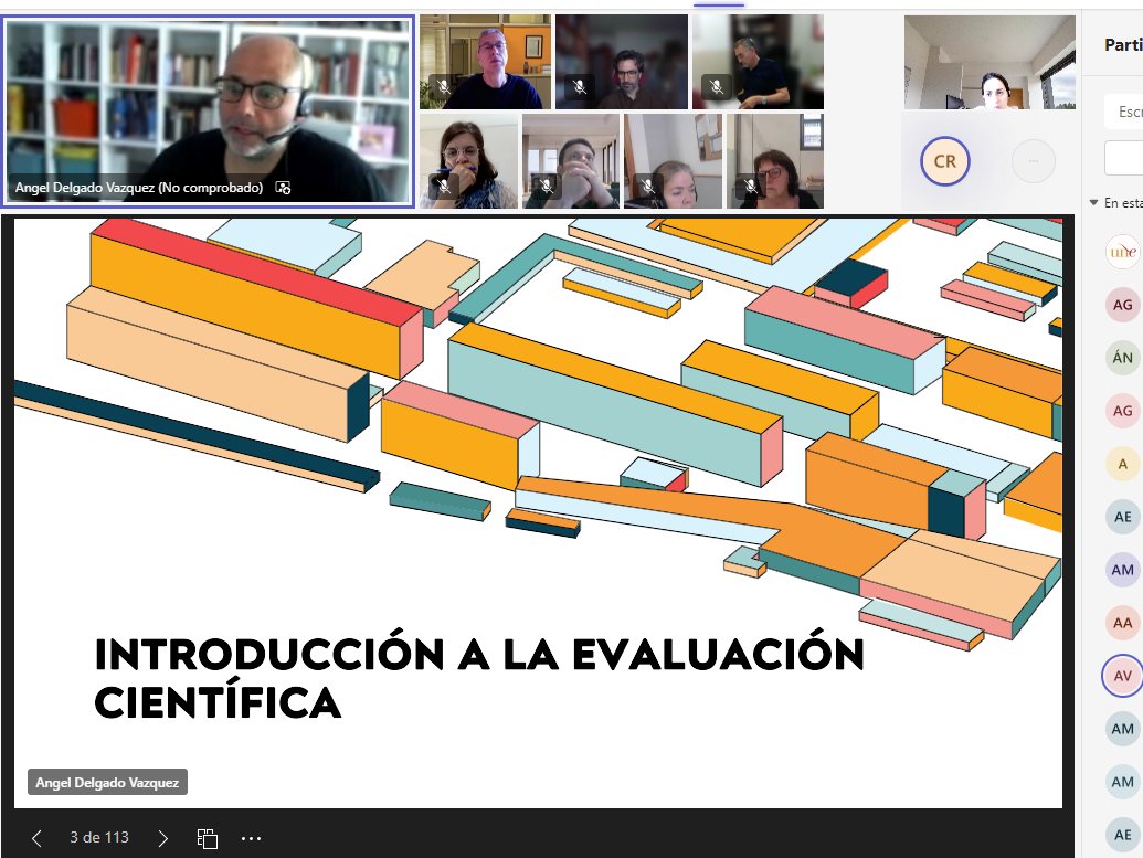 👩🏾‍💻💎👨🏾‍💻💎 Frente a los cambios en el modelo de evaluación en España, @amdelvaz nos explica qué papel desempeñan las revistas científicas en este nuevo escenario. Curso monográfico de la línea formativa #UNEenDiamante. Puedes verlo aquí: youtube.com/watch?v=NZLMng…