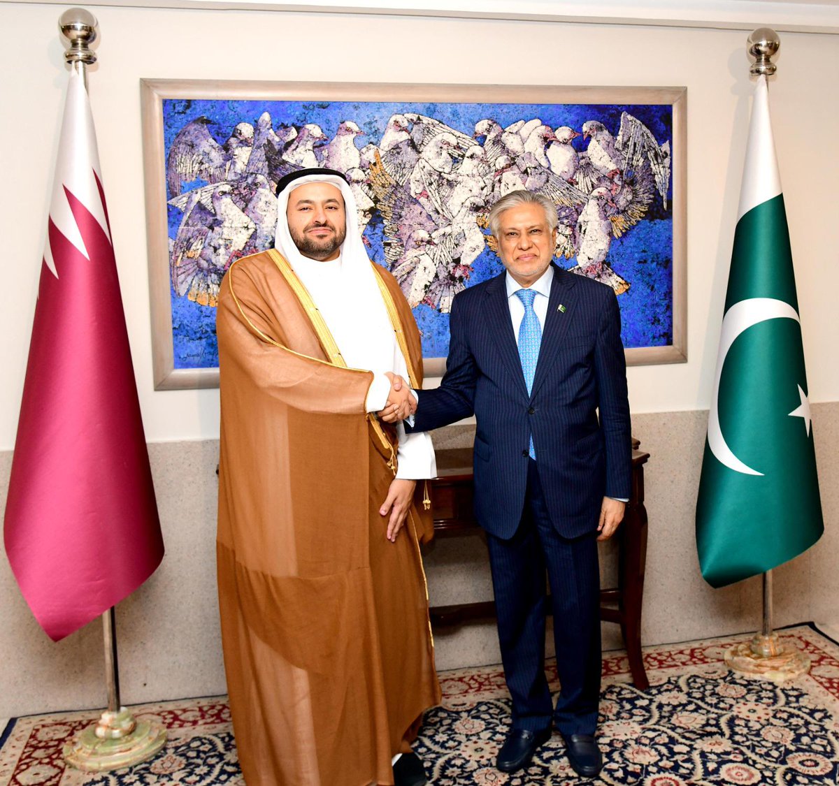 نائب رئيس الوزراء وزير الخارجية الباكستاني يجتمع مع وزير الدولة بوزارة الخارجية #الخارجية_القطرية