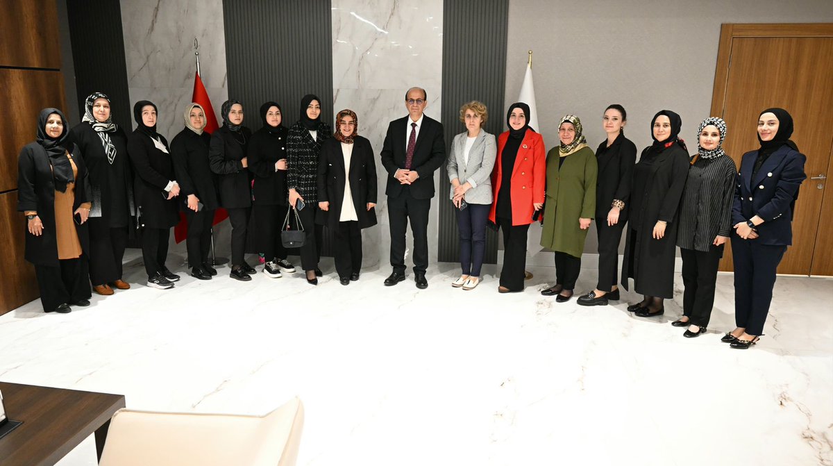 AK Parti Malatya İl Kadın Kolları Başkanımız Esin Tanrıverdi ve yönetim kurulu üyelerine ziyarelerinden dolayı teşekkür ederim.