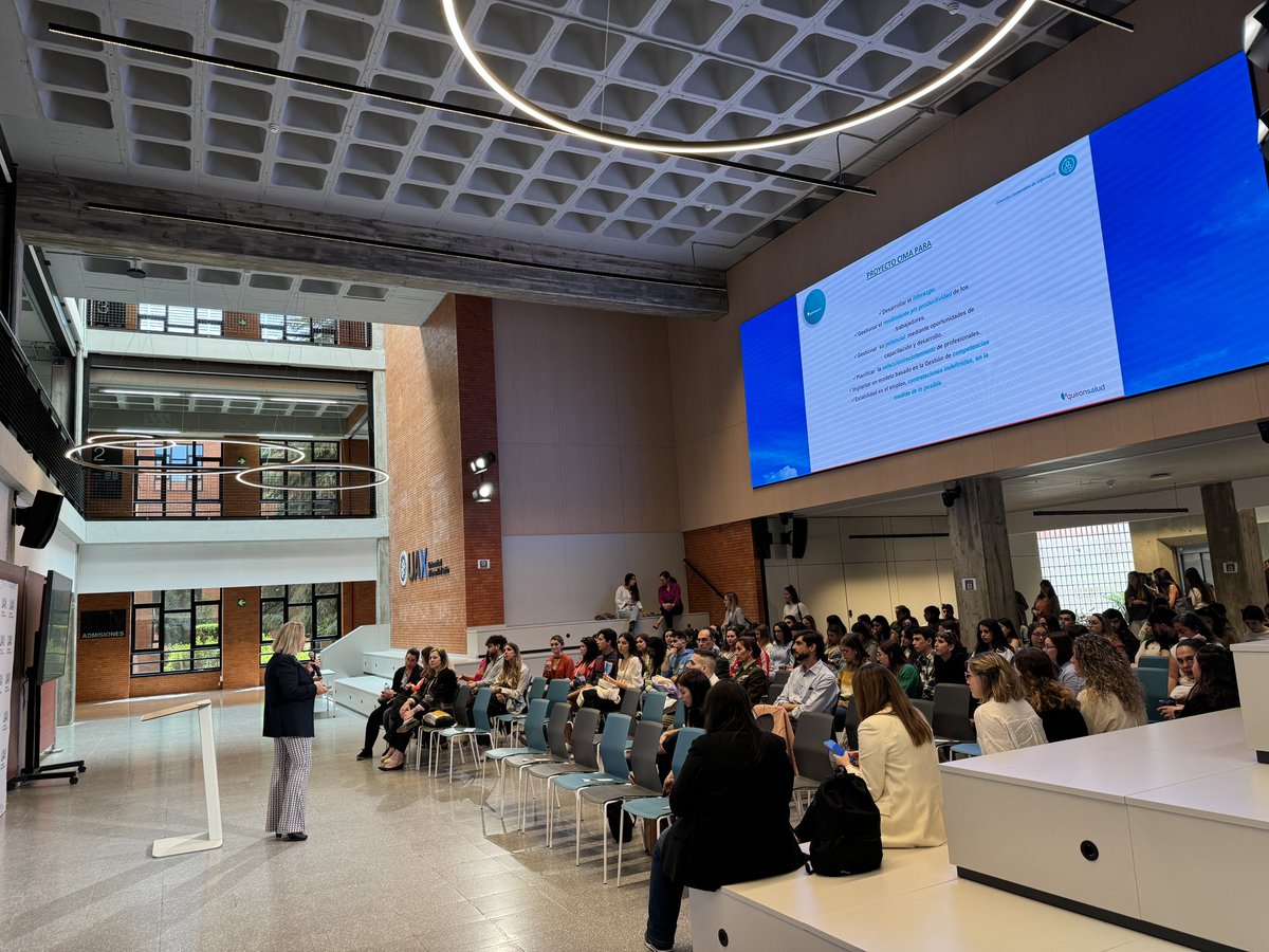 Continuamos hoy con nuestra jornada de #empleabilidad “Enfermería, tu itinerario #profesional' 👨‍⚕️👩‍⚕️ Ahora, Mariví Crespo, directora corporativa de #enfermeria en @quironsalud, habla con nuestros #UAXmakers sobre el crecimiento profesional y sobre el proyecto #CIMA. #Madrid…