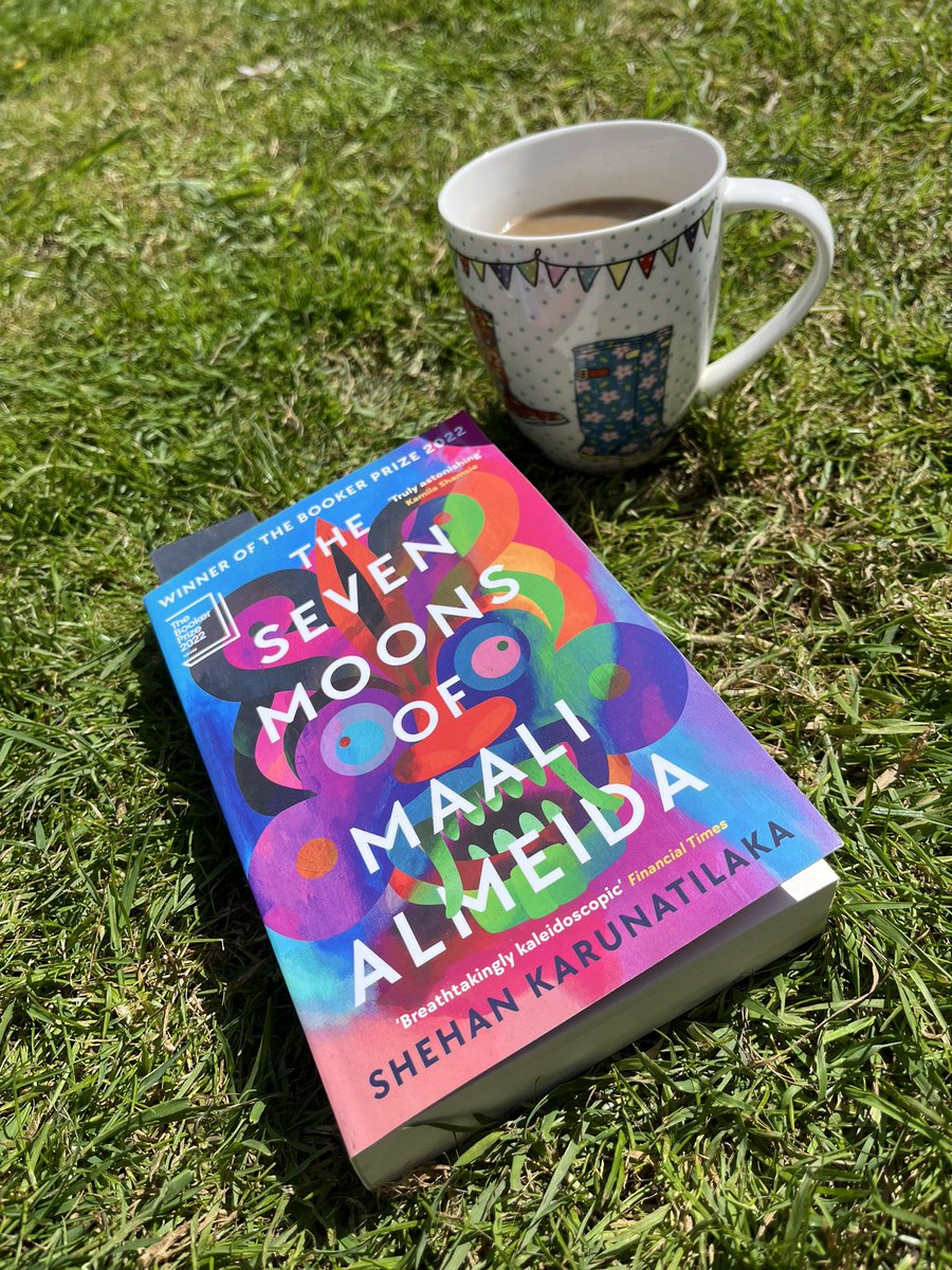 Early finish as I’m working at the weekend. An hour of bare feet on the grass with coffee and my book then some writing, career planning and networking. #AmReading #PhD #grounding
