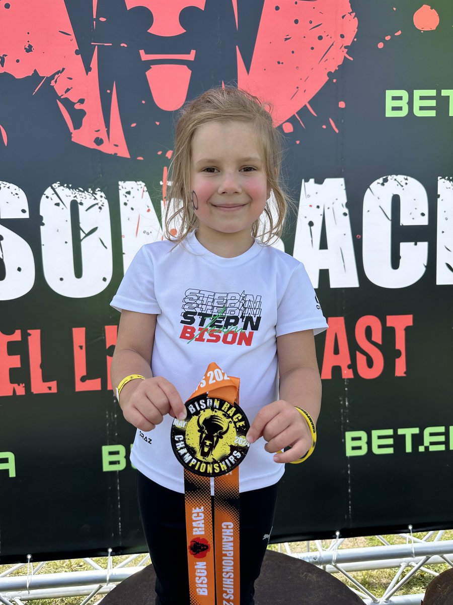 She did her best🤩 Her first obstacle race. Our smart girl, she was fast and hardy. #STEPN #FSL @Stepnofficial