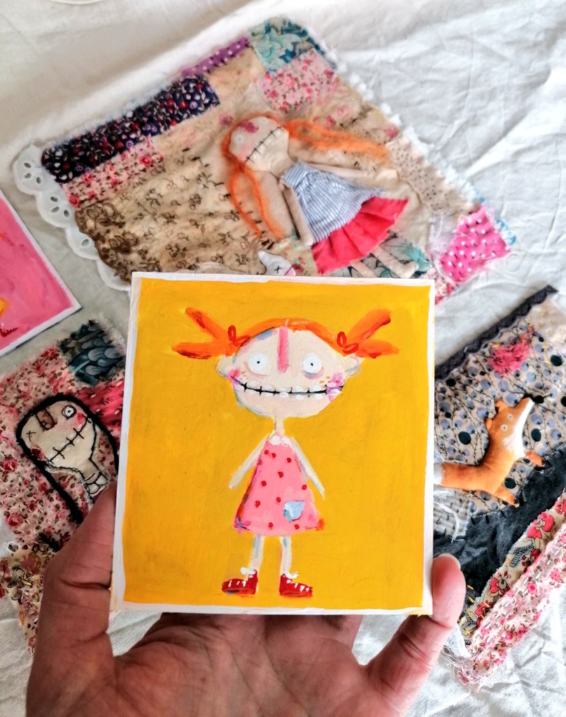 'Cheeeeese! '
This wee cheeky cutie is a little painting made with gouache.
Available on Big Cartel
littlebirdofparadise.bigcartel.com/product/yellow…

#MHHSBD #shopindie #craftbizparty
