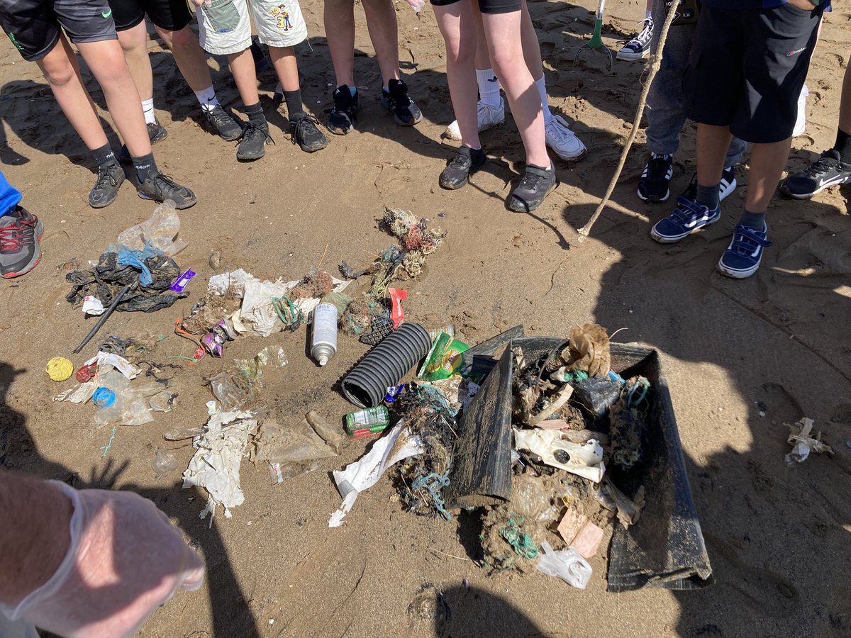 DanygraigP's tweet photo. PS3 visited Swansea beach to do a beach clean as part of our โOur World, Our Futureโ topic. The results were shocking, but weโve done our bit. ๐ #outdoorlearning
#authenticpurposefullearning
#sustainability
#dygpscitech #dygphum https://t.co/3AvMyAweiW