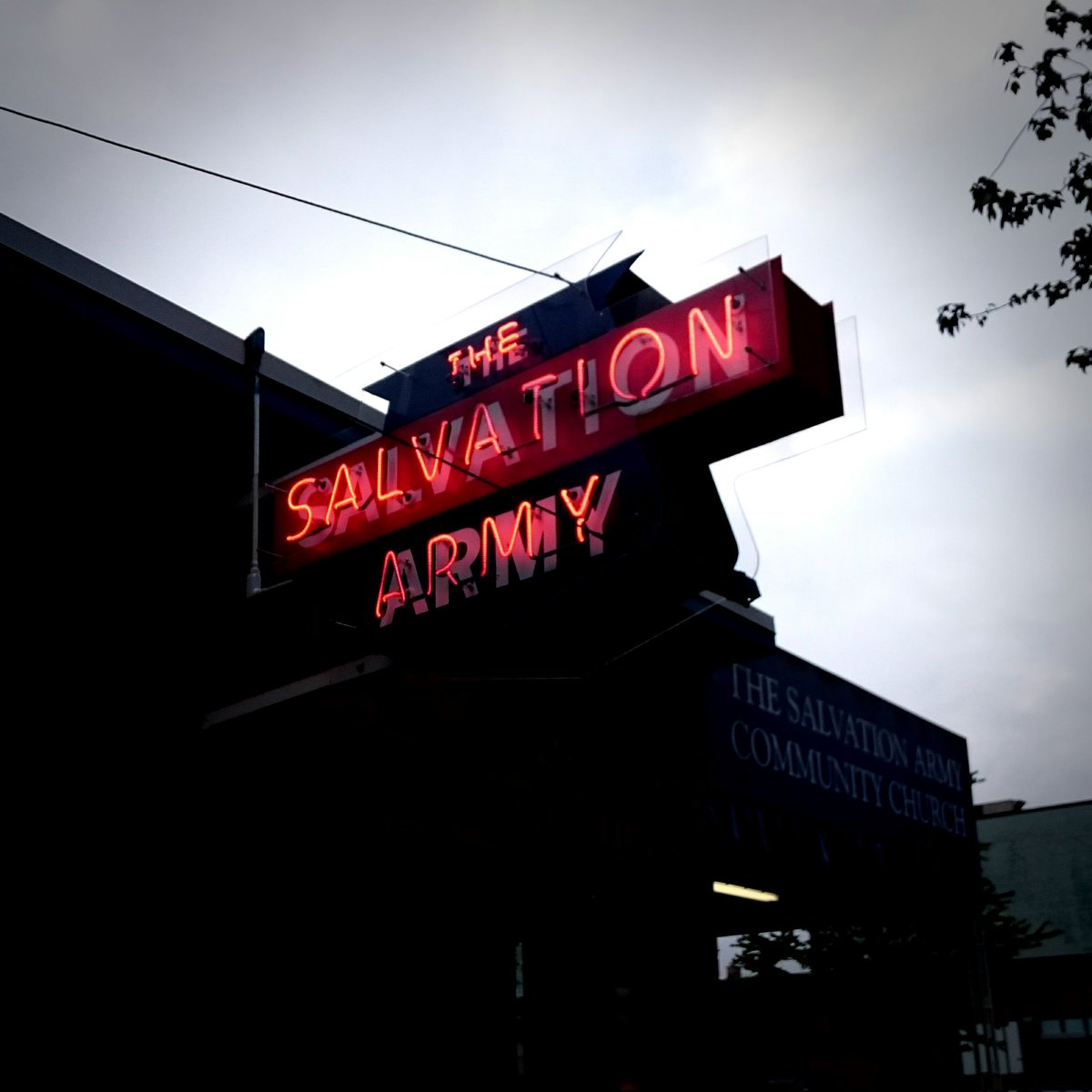 Salvation Army Neon (North Vancouver BC, July 2016)

#NorthVancouver #UpperLonsdale #SalvationArmy #Neon #Photography